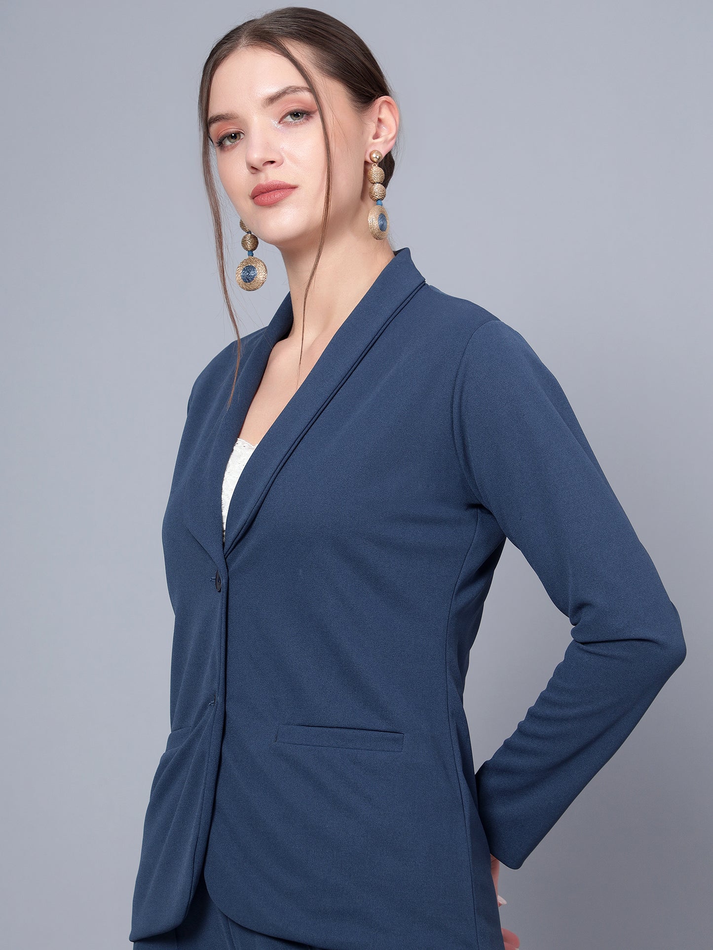 Golden Kite Black
Women Solid Regular Fit Single Breasted Shawl Collar Blazer