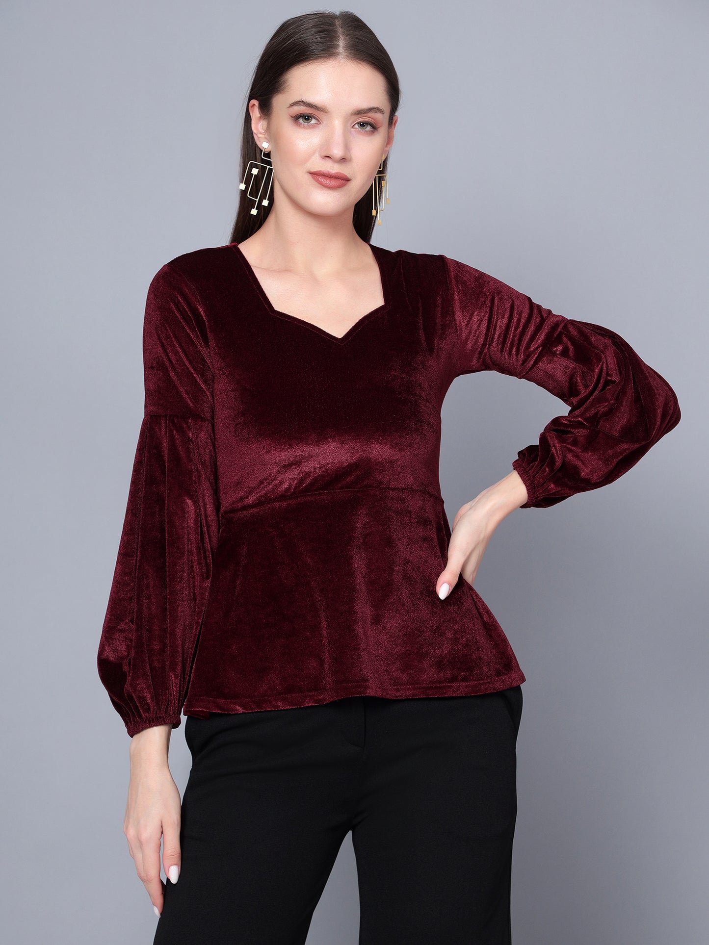 Golden Kite Black Women Solid Sweetheart Neck Bishop Sleeves Velvet Top
