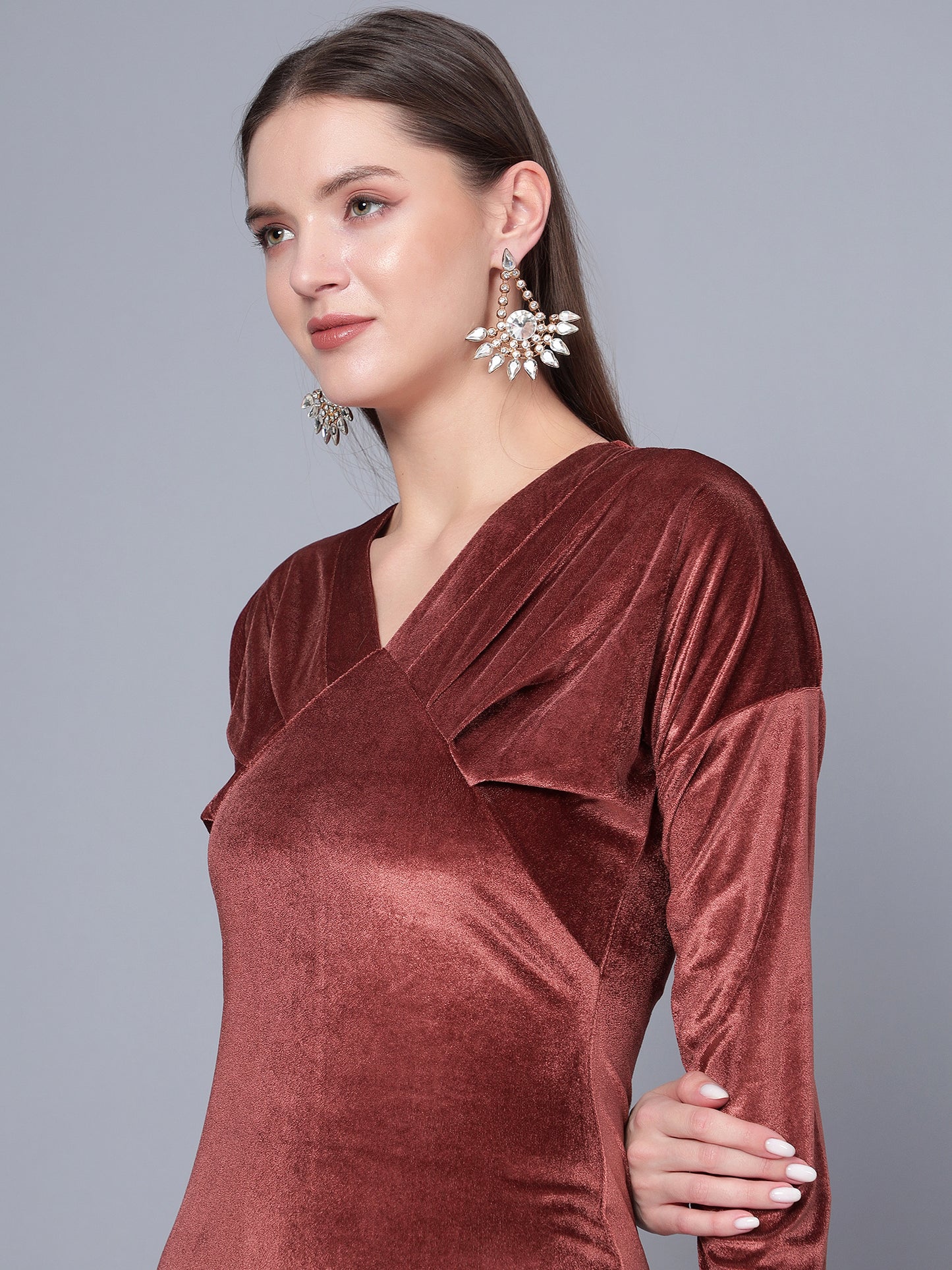 Golden Kite Fuchsia Solid Velvet Bodycon Midi Dress