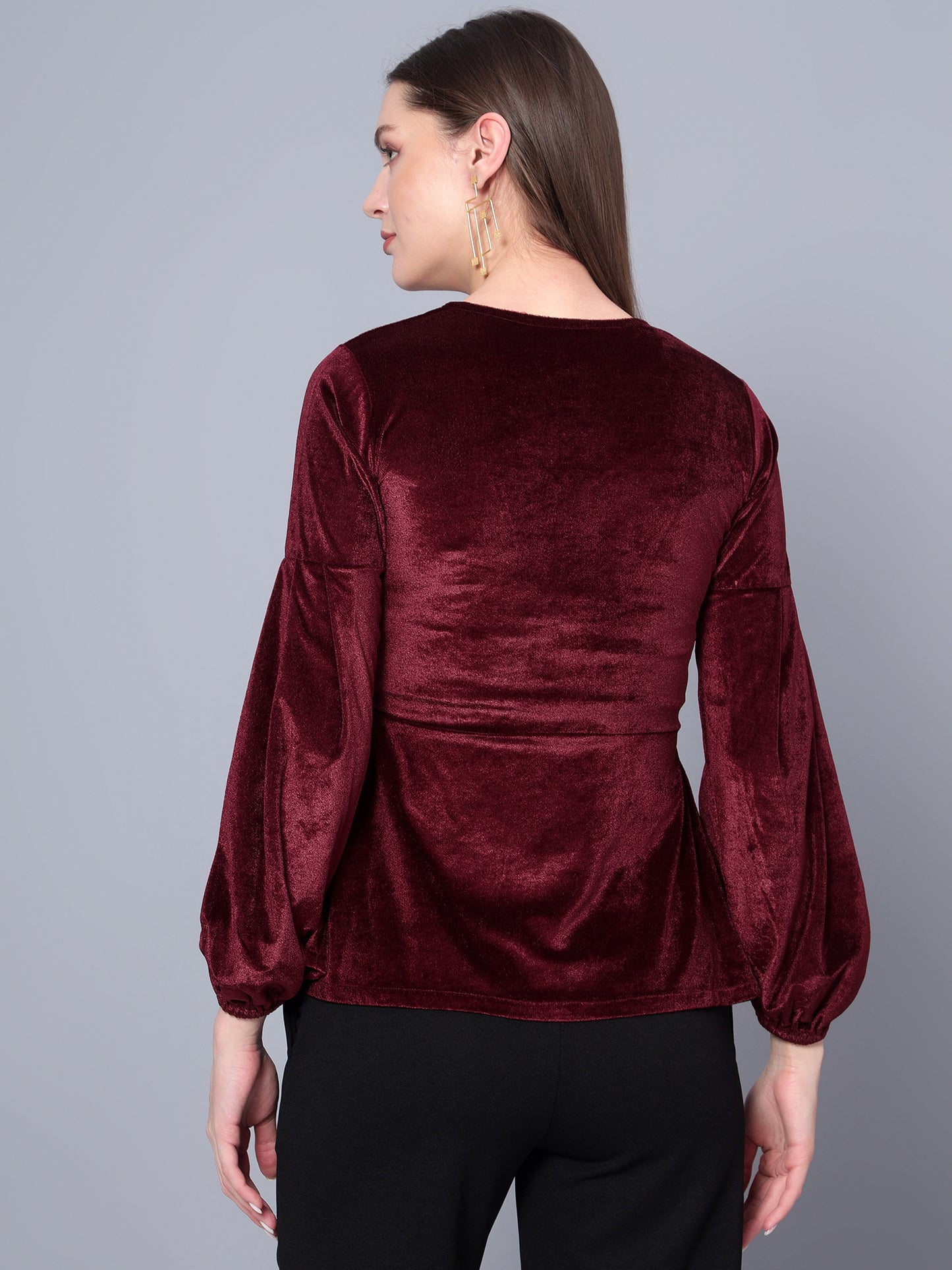 Golden Kite Black Women Solid Sweetheart Neck Bishop Sleeves Velvet Top