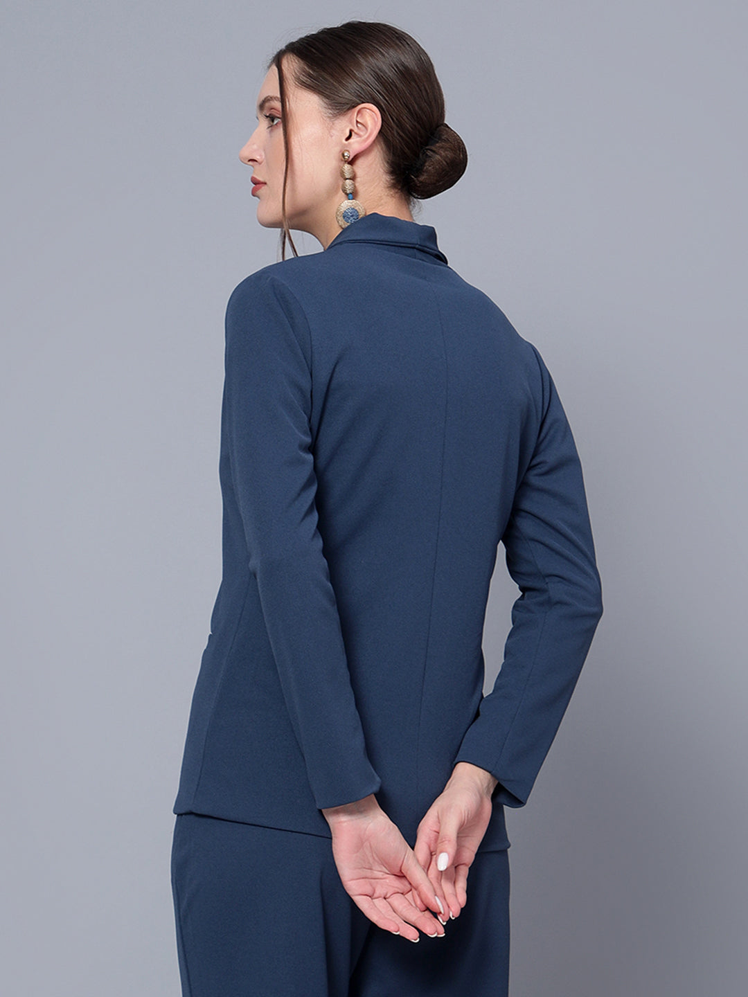 Golden Kite Black
Women Solid Regular Fit Single Breasted Shawl Collar Blazer