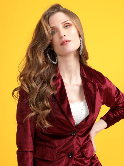 Golden Kite Black Solid Women Single-Breasted Velvet Blazer .